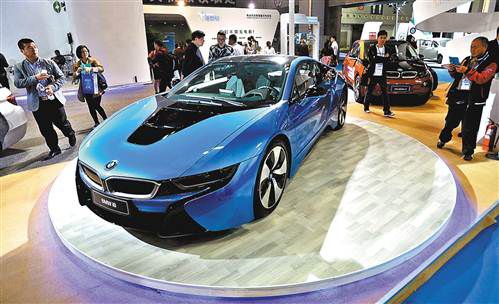 新能源車普及步伐加快 動力電池何以助跑