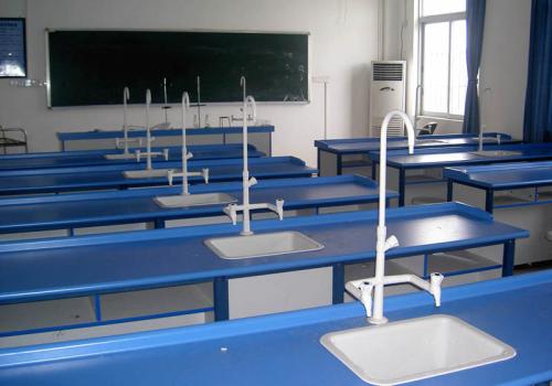 學校設備管理